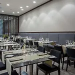 酒店 克拉科夫机场希尔顿花园酒店 4*