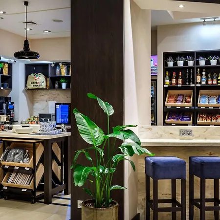 克拉科夫机场希尔顿花园酒店