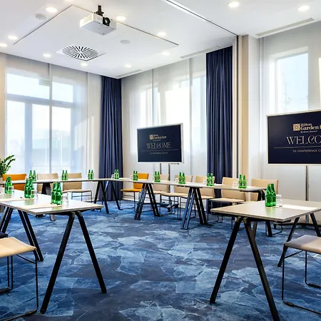 Hilton Garden Airport 4*
