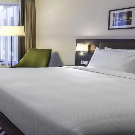 Hotel Hilton Garden Airport 4*