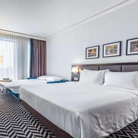 Hotel Hilton Garden Airport 4*