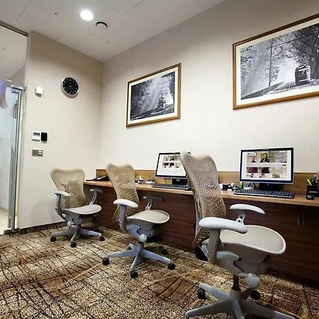 Hilton Garden Airport Hotel 4*