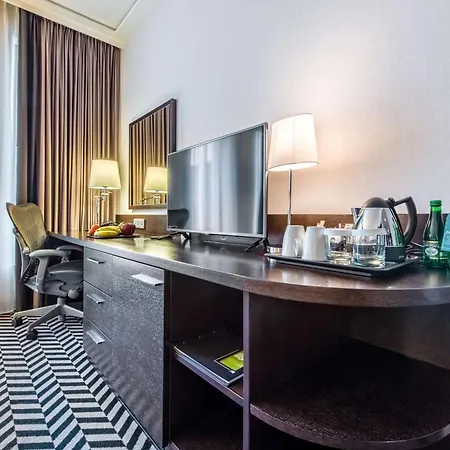 Hotel Hilton Garden Airport 4*