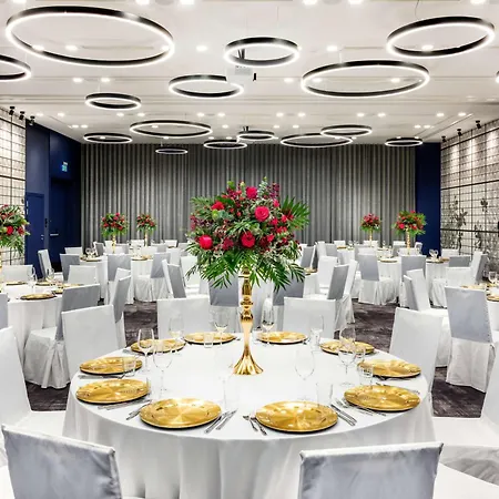 Hilton Garden Airport Краків
