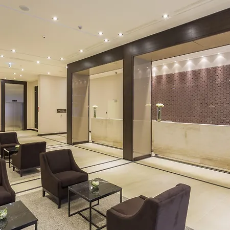 Hilton Garden Airport 4*