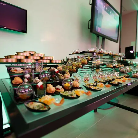 힐튼 가든 인 에어포트 4* 크라쿠프