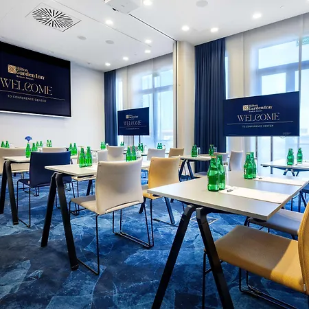 호텔 힐튼 가든 인 에어포트 4*