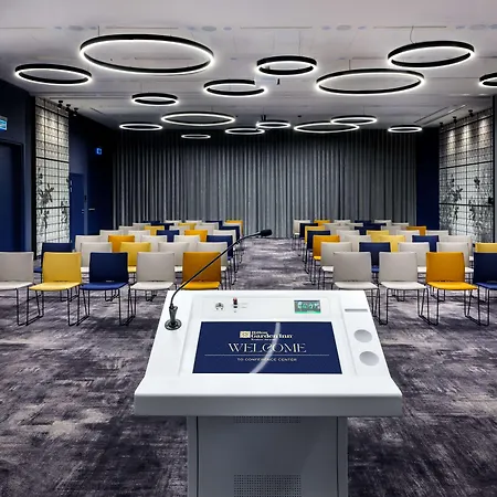 Hilton Garden Airport 4* Краків