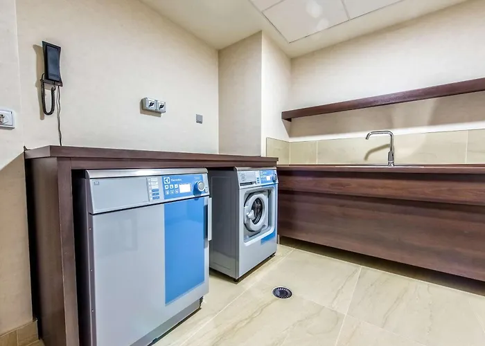 Hilton Garden Airport 4*