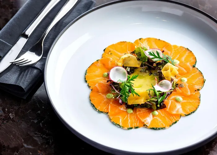 Hilton Garden Airport 4*