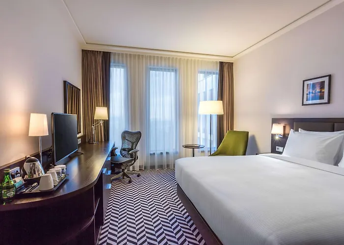 Hotel Hilton Garden Airport