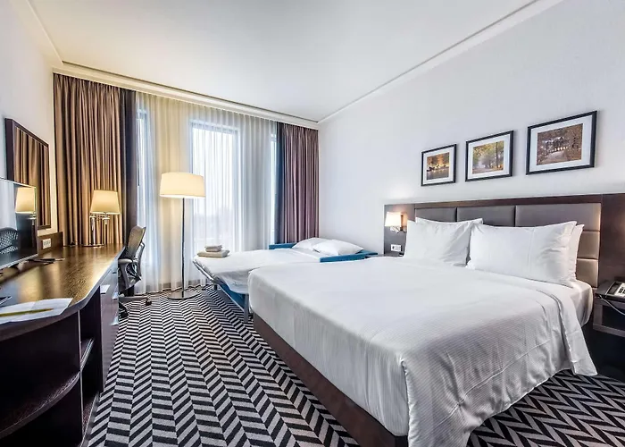 Hilton Garden Airport