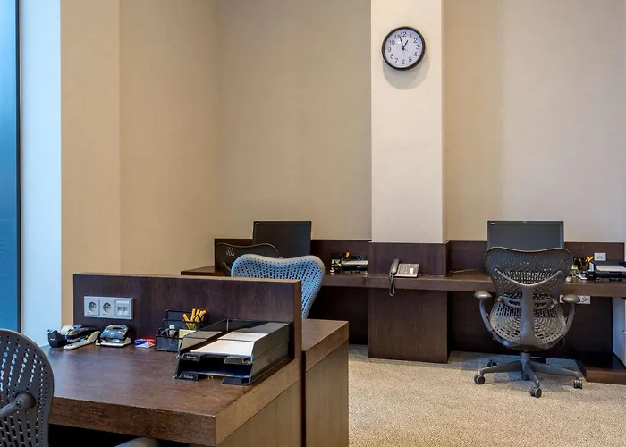 Hilton Garden Airport Hotel 4*