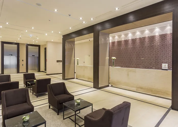 Hilton Garden Airport 4*