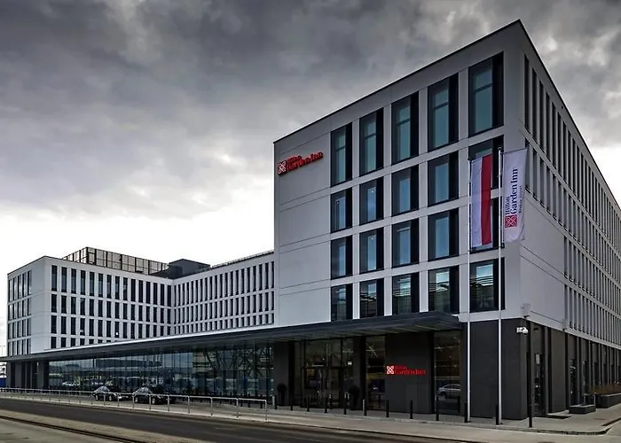 Hilton Garden Airport Hotel 4*