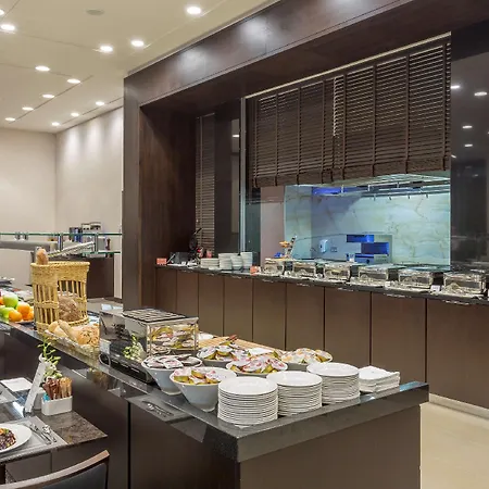 Hotel Hilton Garden Airport 4*