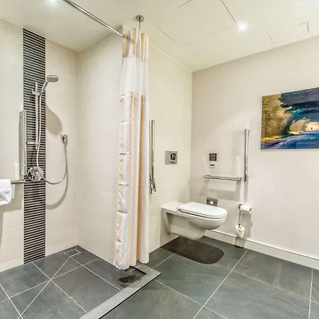 Hotel Hilton Garden Airport 4*